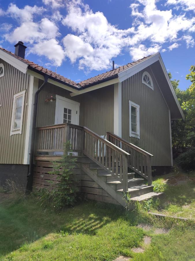 Villa I Norrtaelje Exterior foto